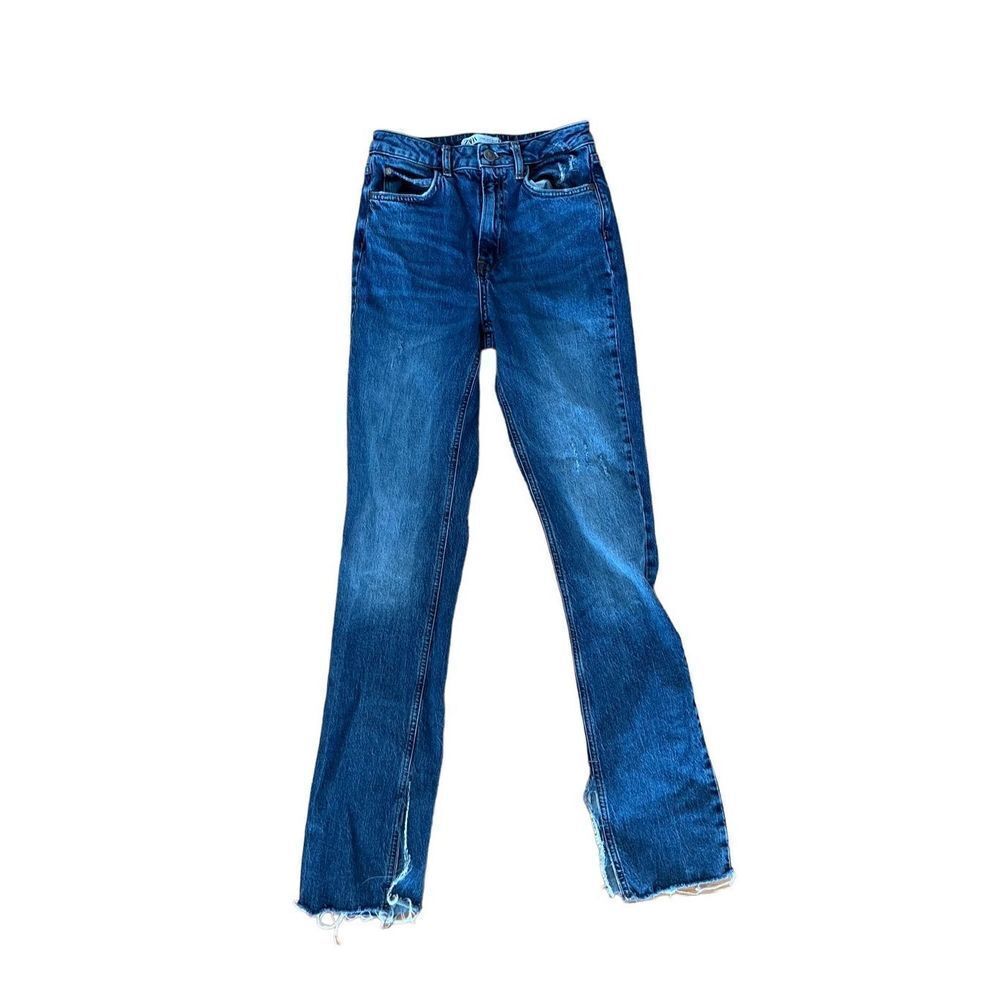 ‎Zara straight jeans with opening in legs women’s size 4